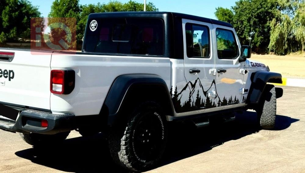 جيب جلاديتور